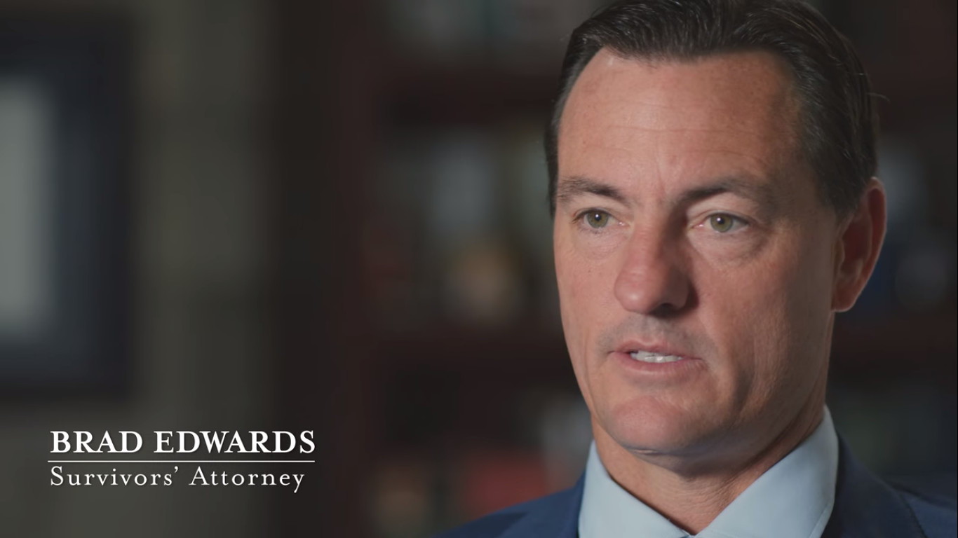 лиза брайнт, 2020). джеффри эпштейн грязный богач. «джеффри эпштейн: грязный богач» (реж. Filthy rich эпштейн. Filthy rich эпштейн.