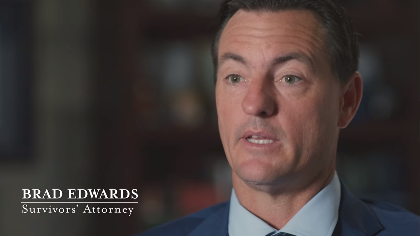 богатый дядя. джеффри эпштейн грязный богач. Brad edwards lip slurs. джеффри эпштейн. грязный богач 2 серия.