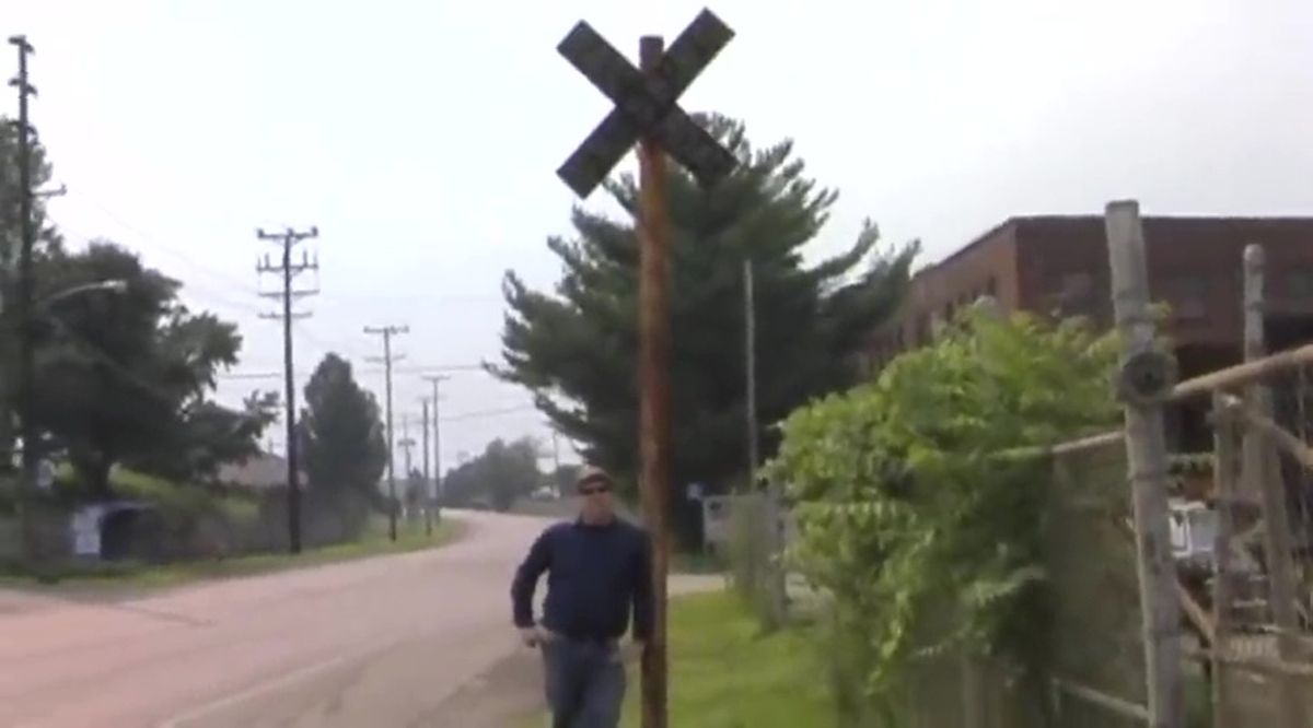 Подполье 3 покаяние фильм. Подполье 3 покаяние 2007. Подполье 3 покаяние 2007. Конструктор красного цвета фильм 1993 кадры. Конструктор красного цвета фильм.