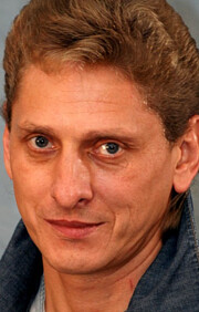 Александр Жуковин